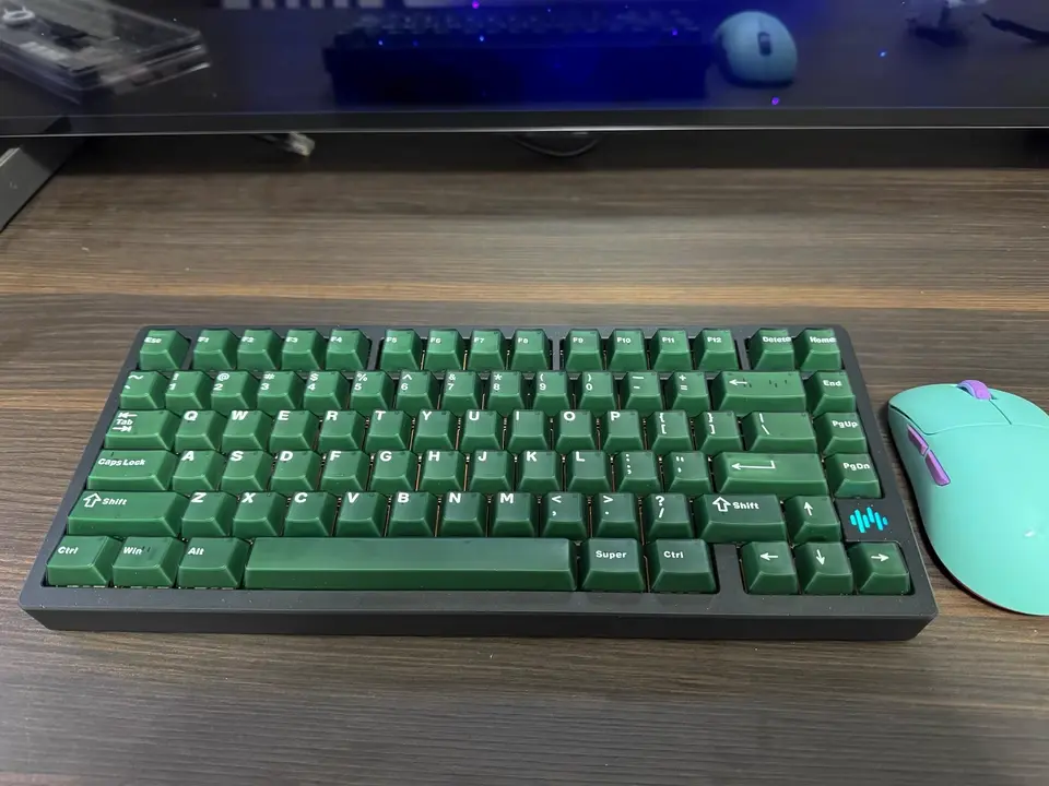 Emerald Translucent Keycaps review